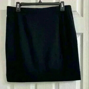 Black Mini Skirt by Simply Vera Vera Wang Size M Like New condition